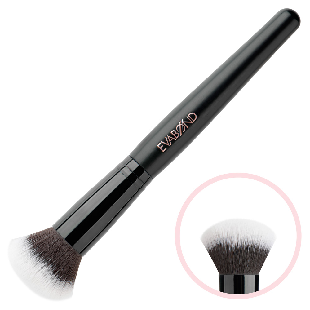 Кисть макияжная для румян скошенная Black