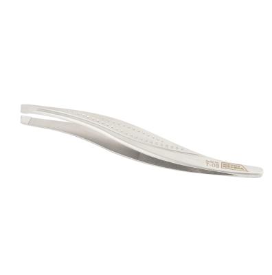 Nippon Nippers. Пинцет для бровей. Скошенный край. Узкий хват. Длина 95 мм.